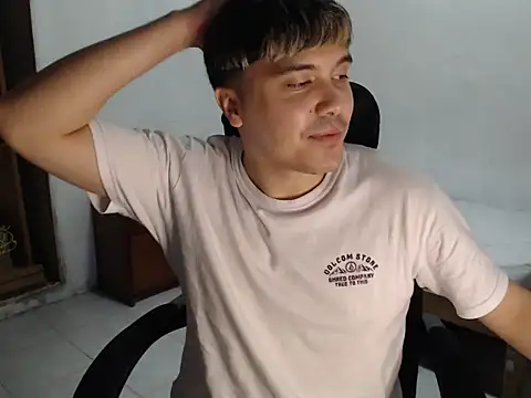 CuteAlexBoy online show from 12-21-25, 02:19