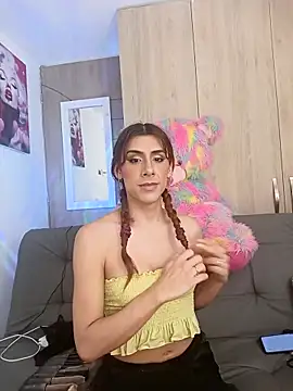 Snapshot of Ariadnne16 chatting on 11-11-25, 02:56 Ariadnne16 online show from 11-11-25, 02:56