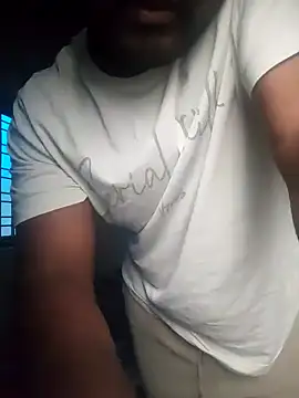 Snapshot of nikhil110911 chatting on 10-16-25, 01:03 nikhil110911 online show from 10-16-25, 01:03