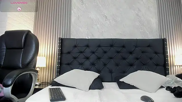 camila  bouzas online show from 11-20-25, 07:03