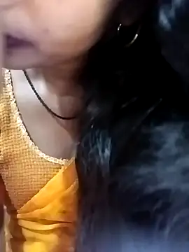 Snapshot of Hot_Lilly02 chatting on 10-20-25, 03:52 Hot Lilly02 online show from 10-20-25, 03:52