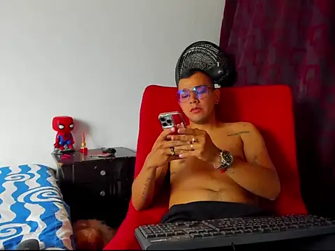 Snapshot of kelvin_276 chatting on 10-28-25, 05:56 kelvin 276 online show from 10-28-25, 05:56