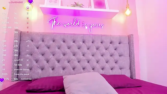 Sophiia 77 online show from 11-28-25, 09:59