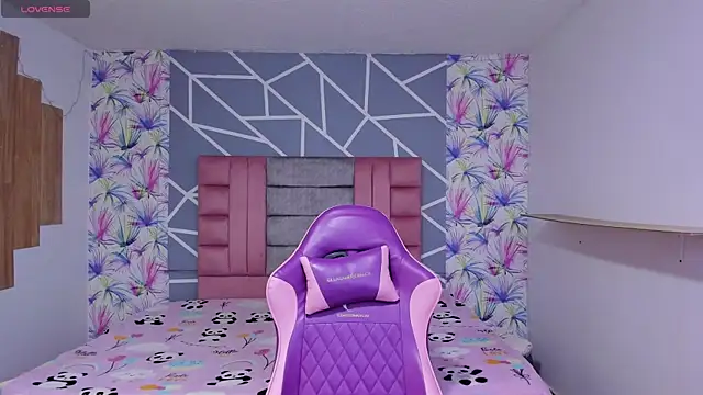 AdelaidaManson18 online show from 01-06-26, 03:21