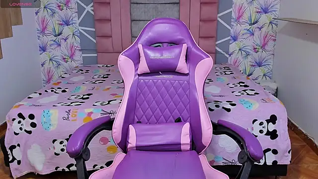 AdelaidaManson18 online show from 12-15-25, 03:12