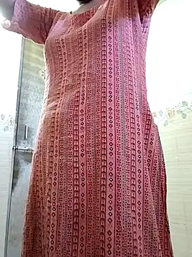 Snapshot of Zisha- chatting on 11-17-25, 07:45 Zisha- online show from 11-17-25, 07:45