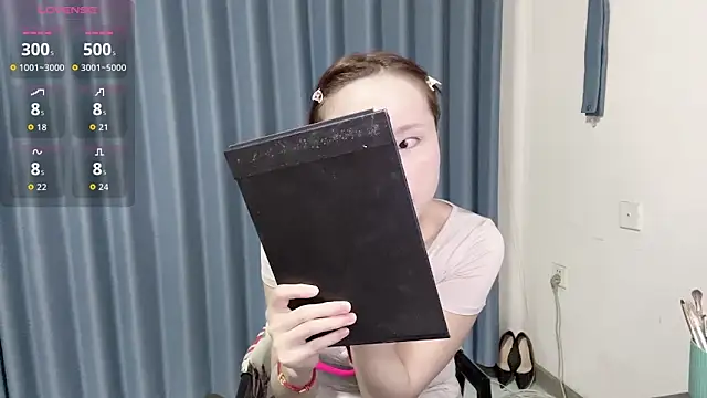 Momo-999 online show from 10-22-25, 05:40