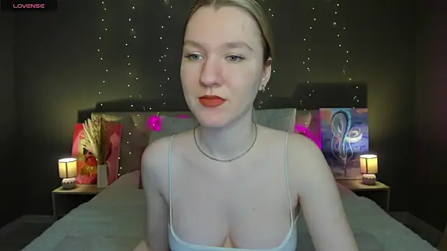 LinaRayy online show from 11-04-25, 09:13