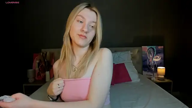 LinaRayy online show from 10-18-25, 09:33