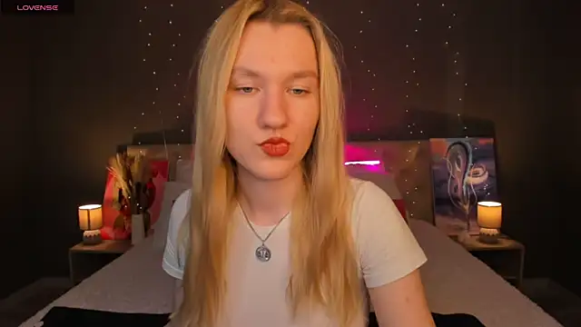 LinaRayy online show from 10-23-25, 08:57