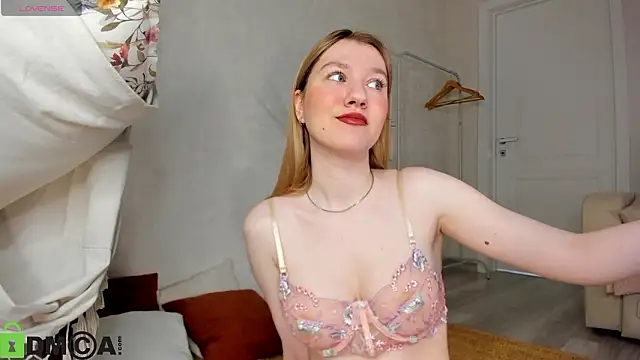 Snapshot of LinaRayy chatting on 02-07-26, 12:51 LinaRayy online show from 02-07-26, 12:51