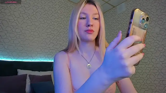 LinaRayy online show from 05-14-26, 01:02
