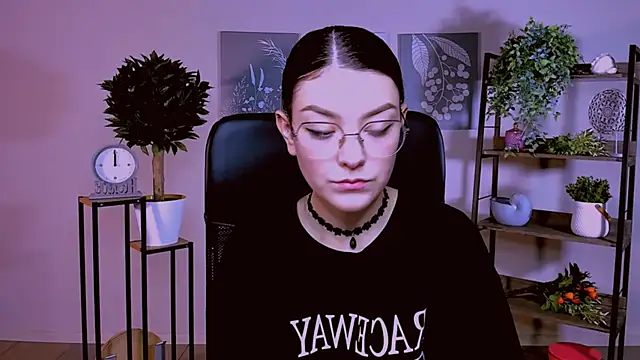 Snapshot of AnaSteisher chatting on 10-19-25, 09:12 AnaSteisher online show from 10-19-25, 09:12