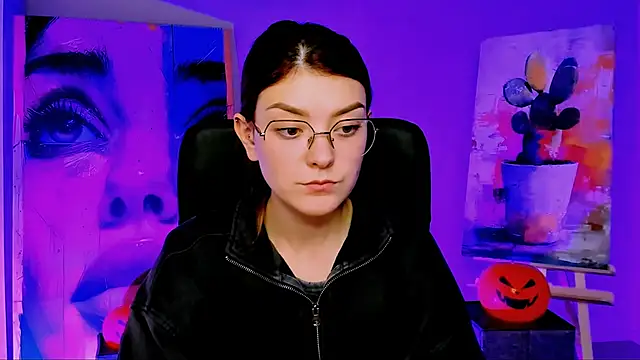 Snapshot of AnaSteisher chatting on 10-28-25, 01:21 AnaSteisher online show from 10-28-25, 01:21