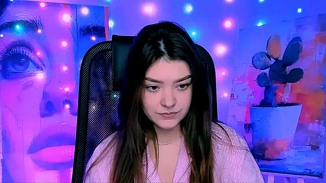 Snapshot of AnaSteisher chatting on 12-19-25, 01:35 AnaSteisher online show from 12-19-25, 01:35