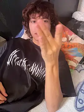 JoelnClouds online show from 04-09-26, 06:58