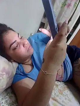 Cubanitaxxx online show from 12-04-25, 07:57