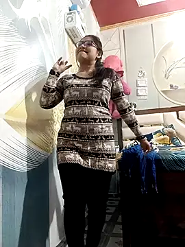 Vanshika1432 online show from 11-12-25, 07:01