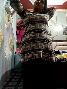 Vanshika1432 online show from 11-18-25, 07:22