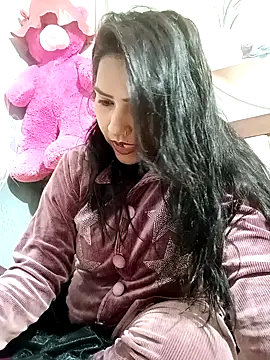 Vanshika1432 online show from 12-15-25, 01:50