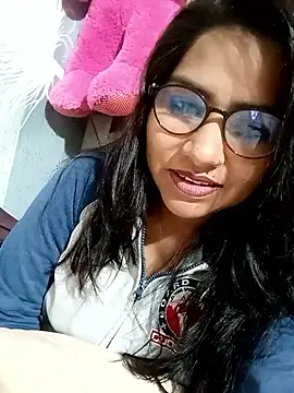 Vanshika1432 online show from 12-17-25, 05:34