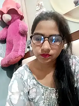 Vanshika1432 online show from 11-07-25, 06:07