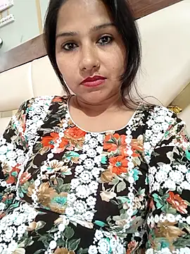 Snapshot of Vanshika1432 chatting on 10-16-25, 10:12 Vanshika1432 online show from 10-16-25, 10:12