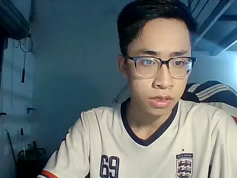 liamhn2k4 online show from 10-29-25, 02:38