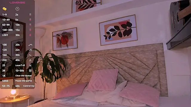 Snapshot of Emma_duff chatting on 06-06-26, 11:37 Emma duff online show from 06-06-26, 11:37