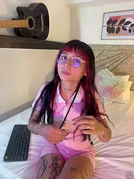 Emma duff online show from 03-26-26, 07:34