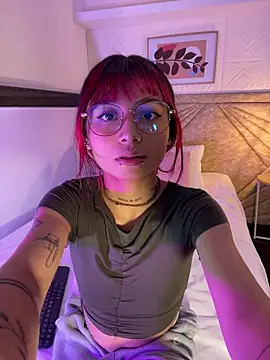 Emma duff online show from 03-12-26, 07:40