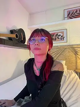 Emma duff online show from 03-19-26, 07:47