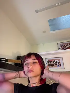 Snapshot of Emma_duff chatting on 04-18-26, 07:40 Emma duff online show from 04-18-26, 07:40
