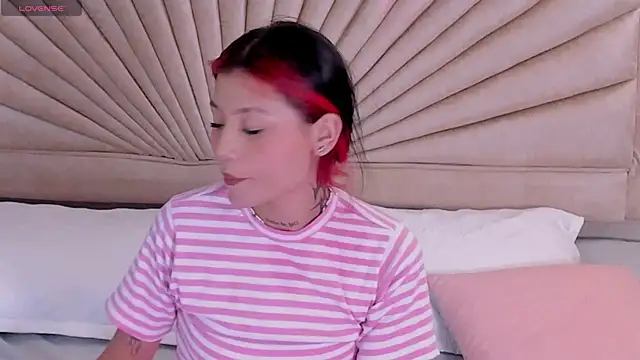 Emma duff online show from 12-19-25, 12:18