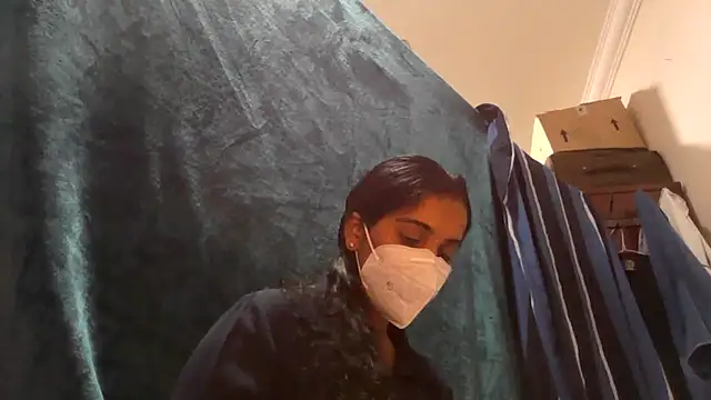 Snapshot of shainiasha1 chatting on 06-10-26, 05:03 shainiasha1 online show from 06-10-26, 05:03