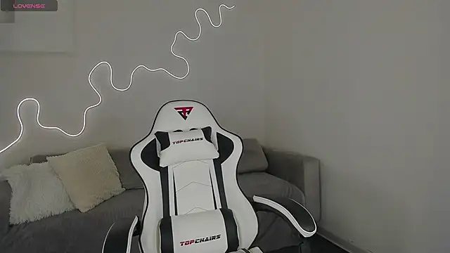 bella xx   online show from 12-15-25, 03:12