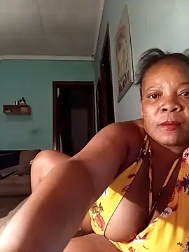 Snapshot of boobsqueenxo chatting on 02-05-26, 06:04 boobsqueenxo online show from 02-05-26, 06:04