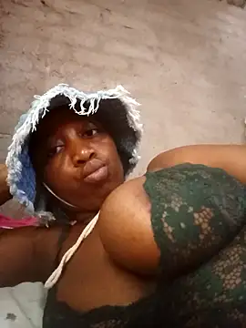 Bretbooty23 online show from 10-29-25, 09:41