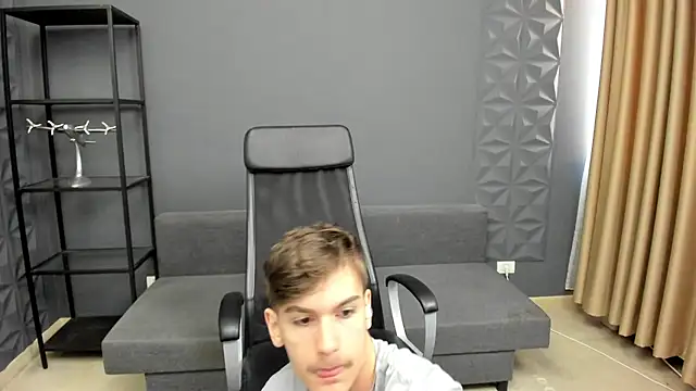 BradyFlint online show from 05-06-26, 04:38