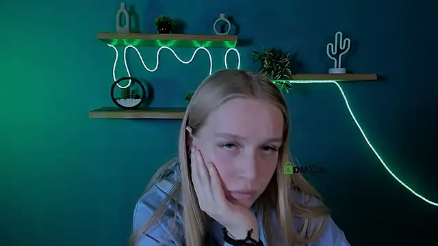 megan cold online show from 11-04-25, 03:38