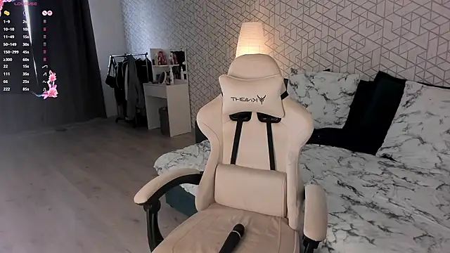 NayaValen online show from 03-30-26, 03:41