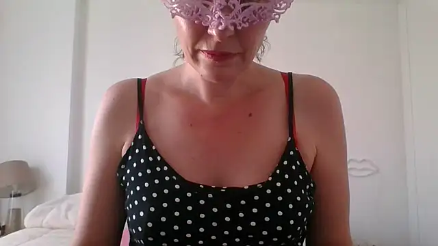 Snapshot of Ava_sexy_bitch chatting on 04-18-26, 08:16 Ava sexy bitch online show from 04-18-26, 08:16