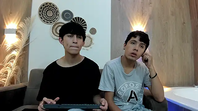 hoot booys  online show from 11-22-25, 07:57