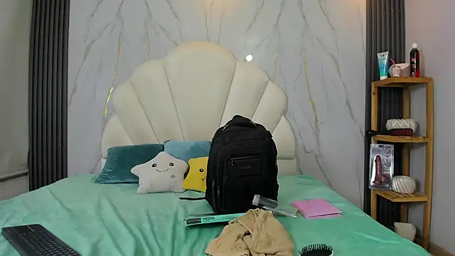 hoot booys  online show from 04-07-26, 03:41