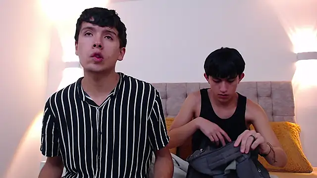 hoot booys  online show from 11-14-25, 08:56