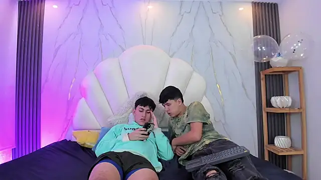 hoot booys  online show from 02-24-26, 06:09