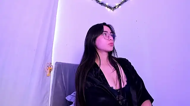 Snapshot of Madison_Grey_ chatting on 06-17-26, 03:11 Madison Grey online show from 06-17-26, 03:11