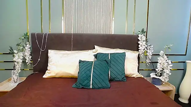 Snapshot of JaneWalch chatting on 05-20-26, 10:56 JaneWalch online show from 05-20-26, 10:56