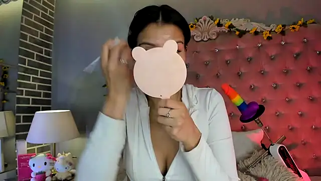 Snapshot of TanyaBello chatting on 07-18-26, 03:59 TanyaBello online show from 07-18-26, 03:59