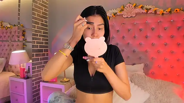Snapshot of TanyaBello chatting on 06-17-26, 04:34 TanyaBello online show from 06-17-26, 04:34